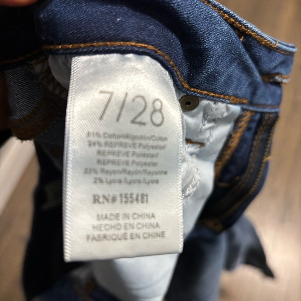 Stylish Ankle Jeans in Classic Blue - Picture 12 of 13